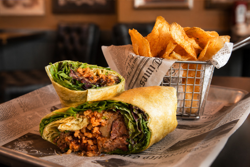 Brisket wrap with chips